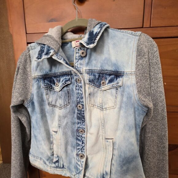 L.E.I.  Jean Jacket Juniors Medium Cropped Stonewash Sweatshirt Sleeves Hood - Picture 5 of 10